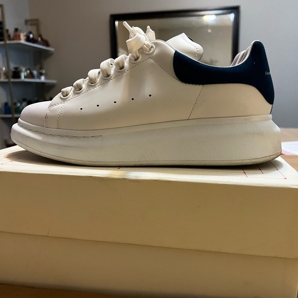 Alexander McQeen Sneaker - Picture 4 of 6